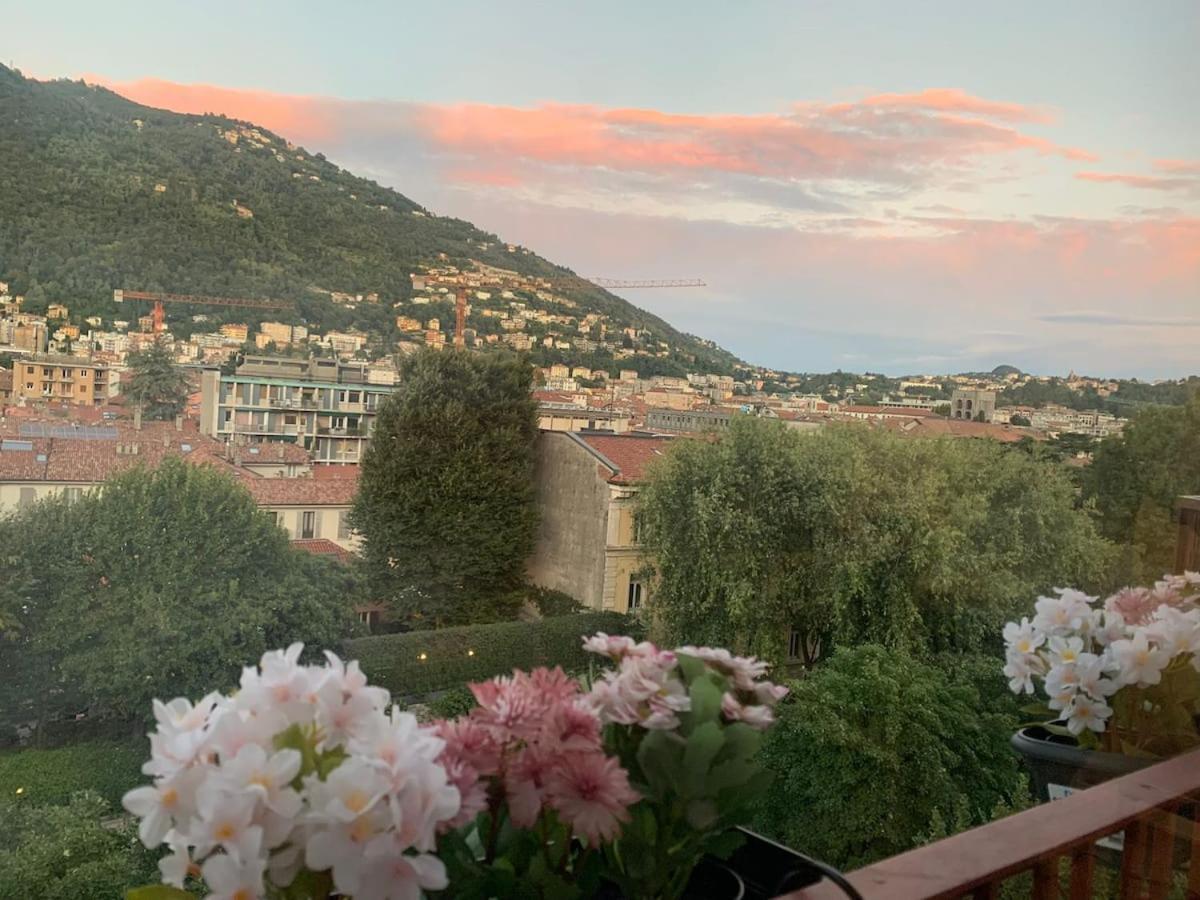 Maison 53 Incantevole Appartamento Vista Cattedrale Di Como Eksteriør bilde