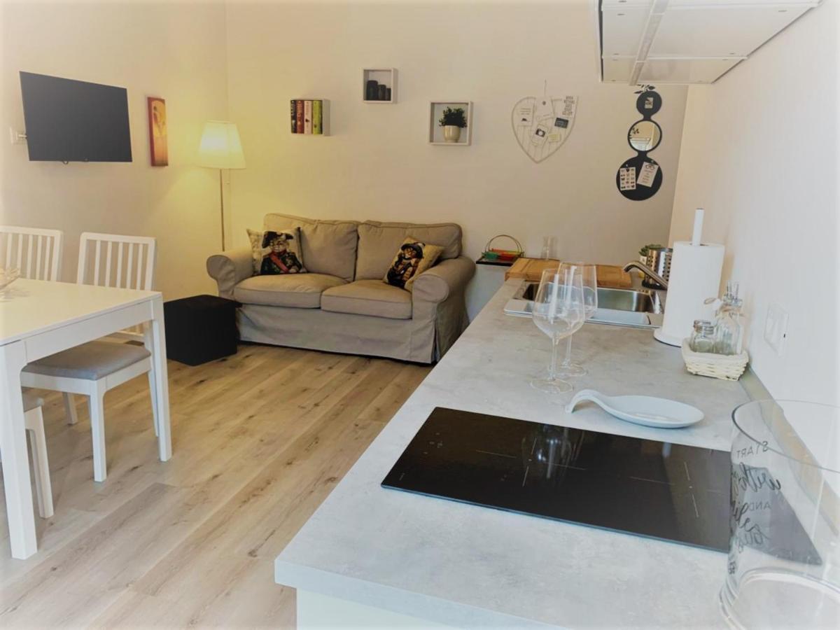 Maison 53 Incantevole Appartamento Vista Cattedrale Di Como Eksteriør bilde